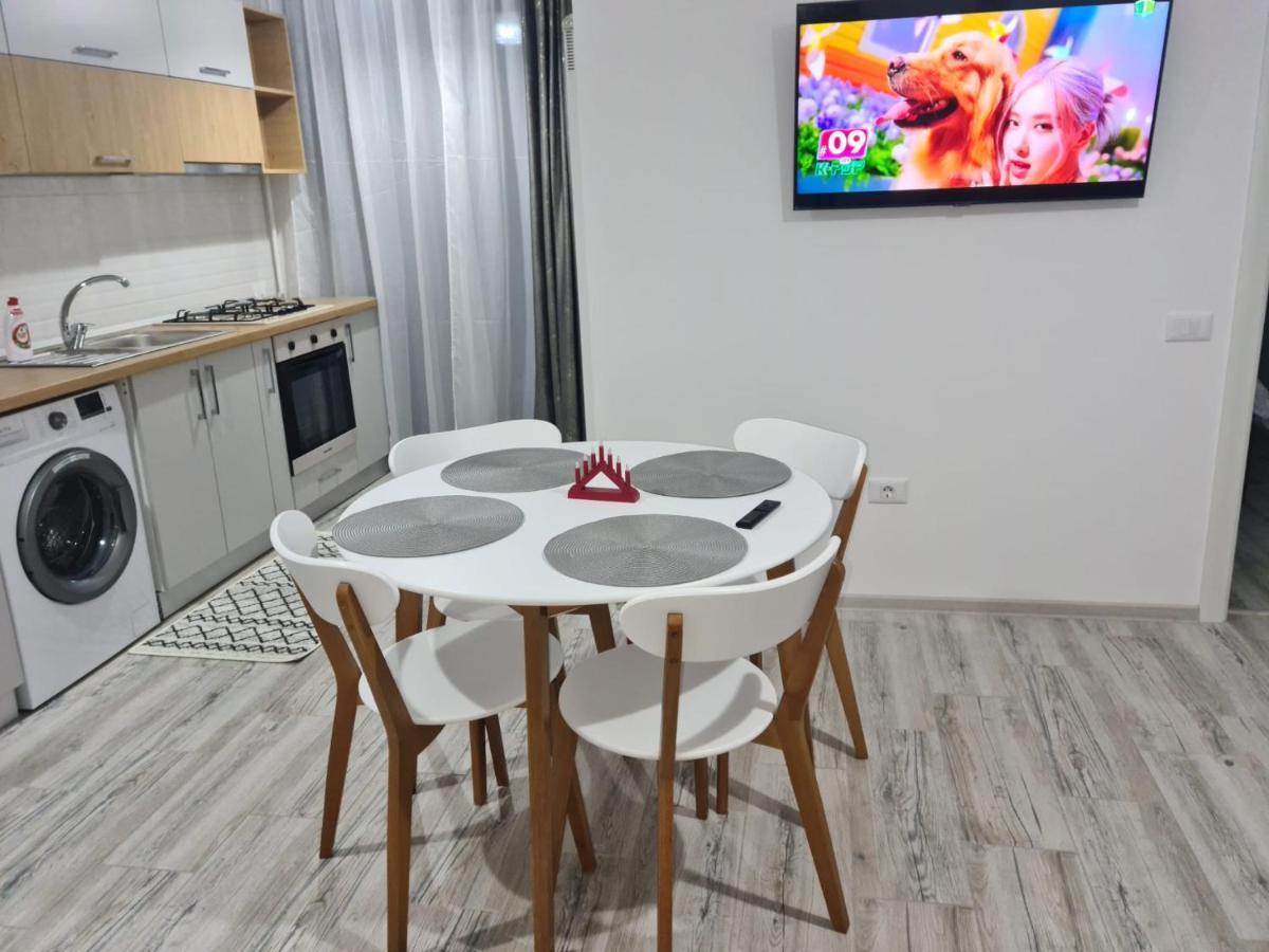 Apartament David รึมนิคูวัลเจีย ภายนอก รูปภาพ